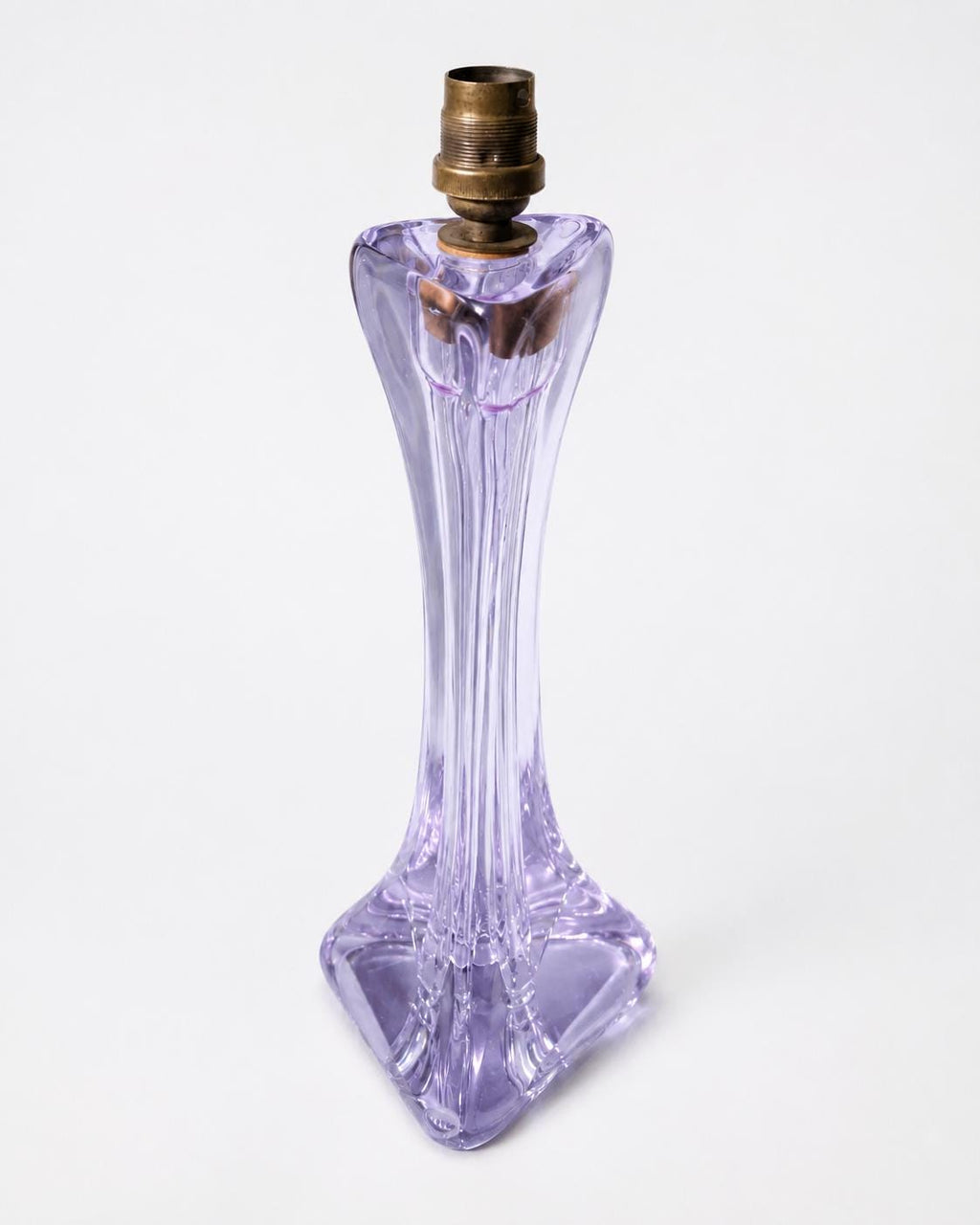 Signed Cristal de Sèvres neodymium glass table lamp with blue-lilac crystal