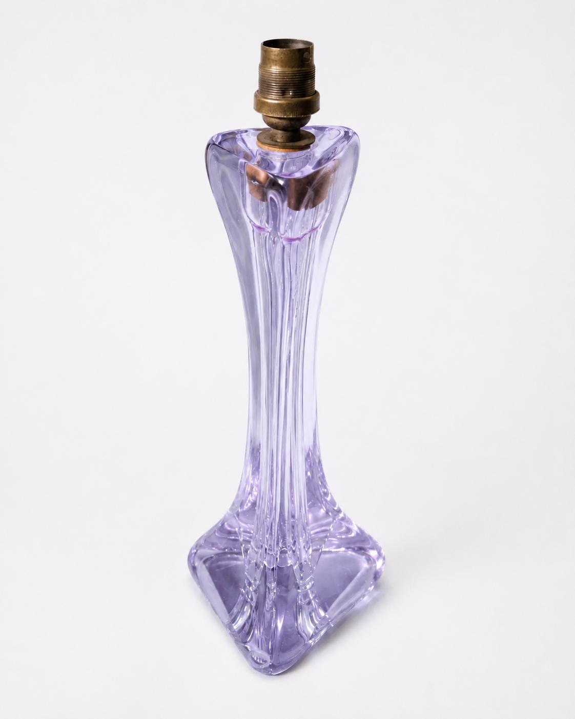 Signed Cristal de Sèvres neodymium glass table lamp with blue-lilac crystal