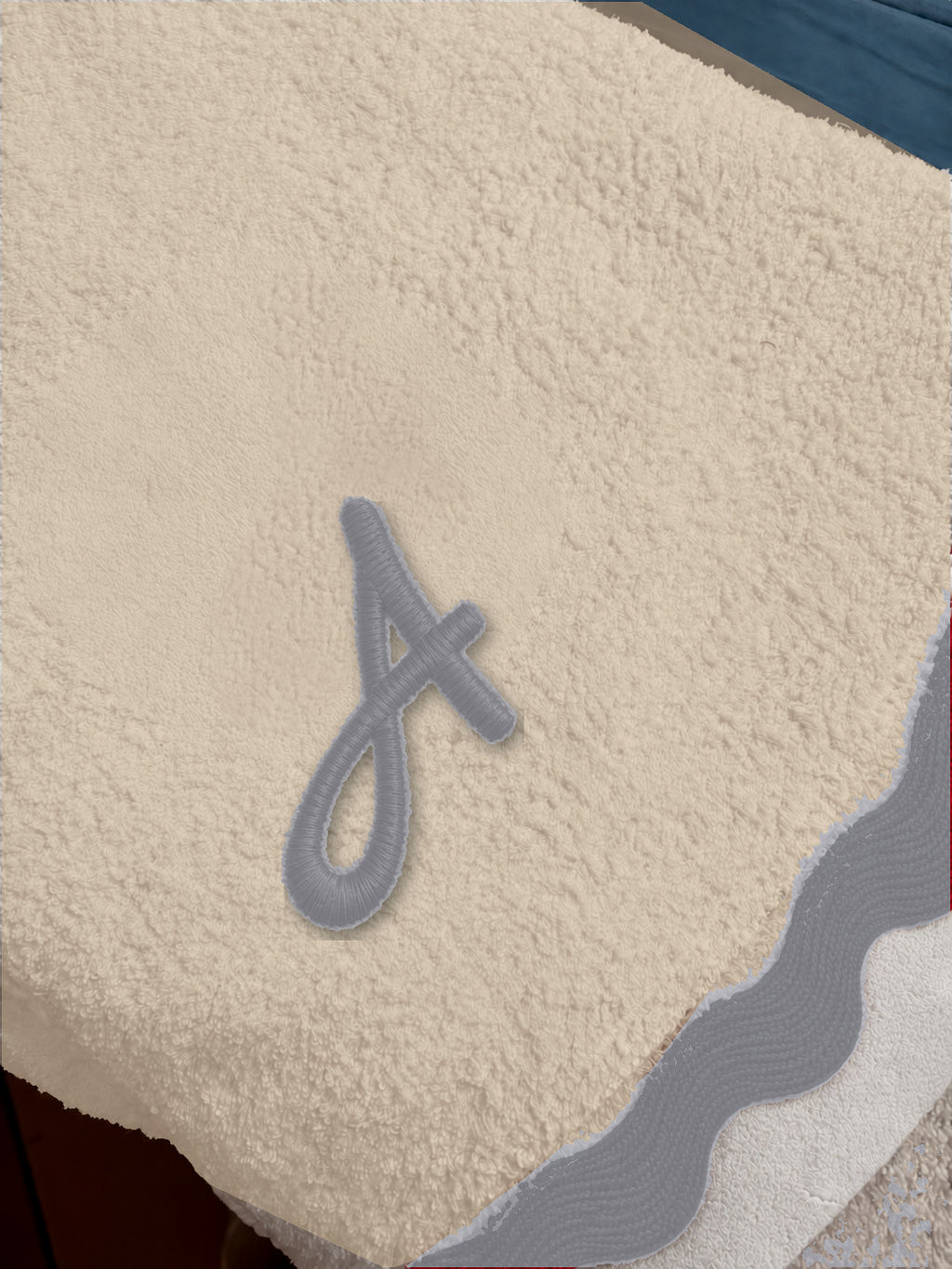 Beige 70 × 140 cm Italian cotton towel, model 03 single satin-stitch letter, Light Grey embroidery